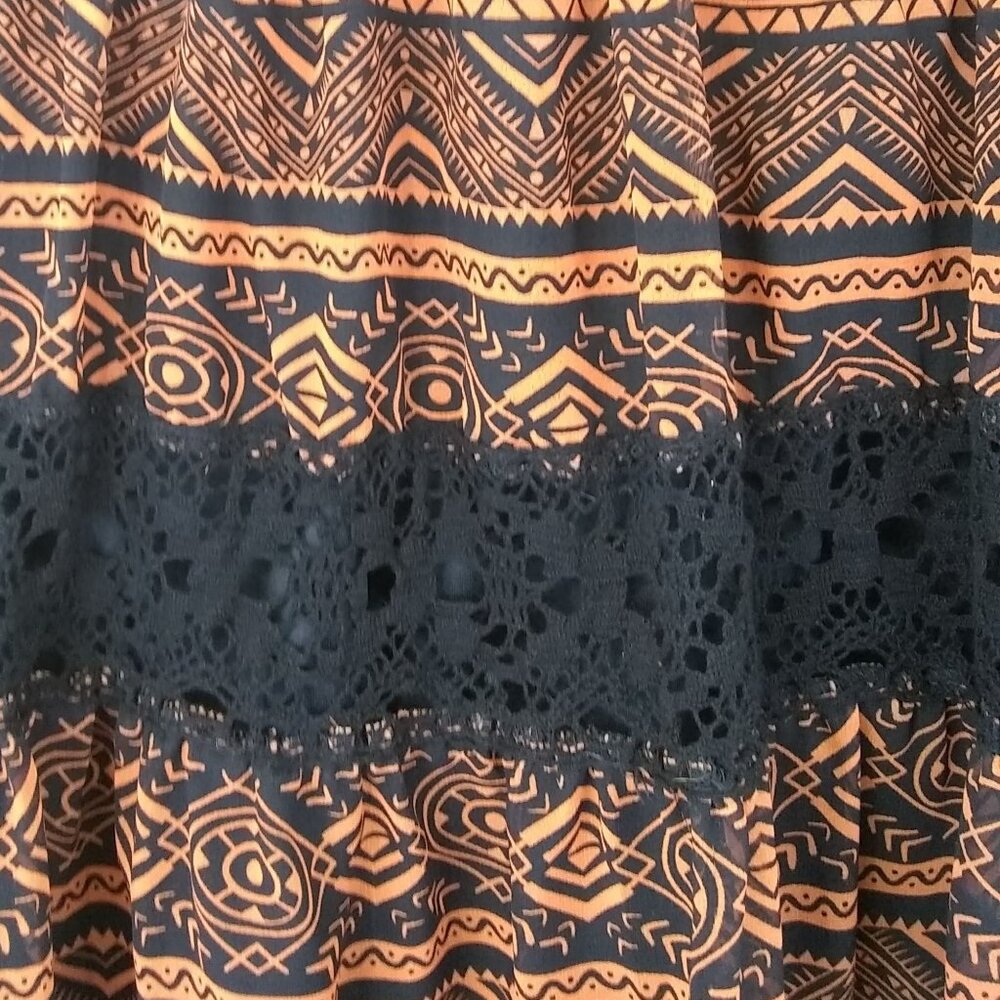 Charlotte Russe Women's Mini Lined Pull Up Elastic Waist Skirt With Crochet LG - Picture 4 of 5